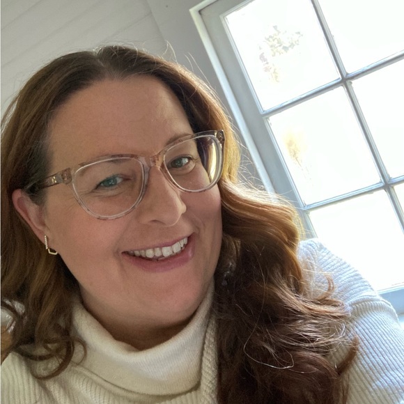 Meet your Posher, April - Picture 3 of 4